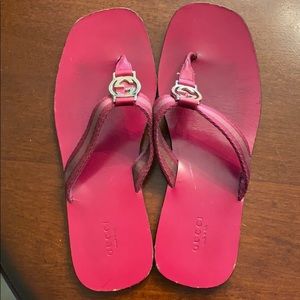 Gucci flip flop sandals